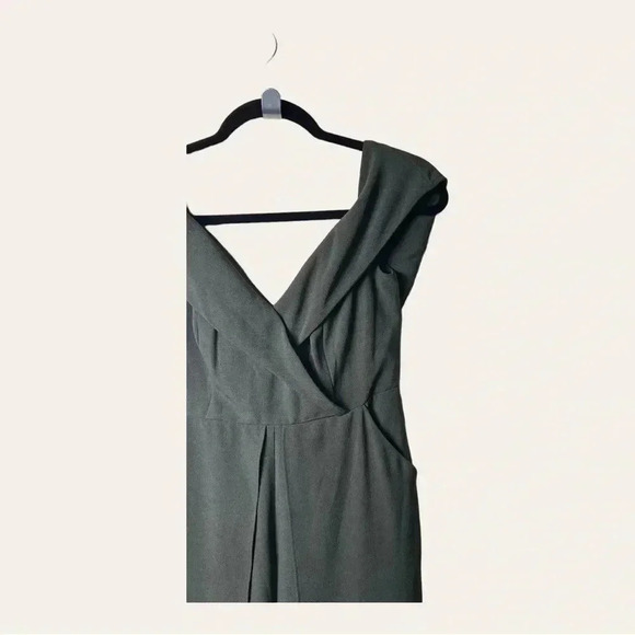 0602W. FASHION NOVA JUMPSUIT SLEEVELESS HUNTER GREEN‎ IN COLOR SIZE SMALL - Picture 2 of 9